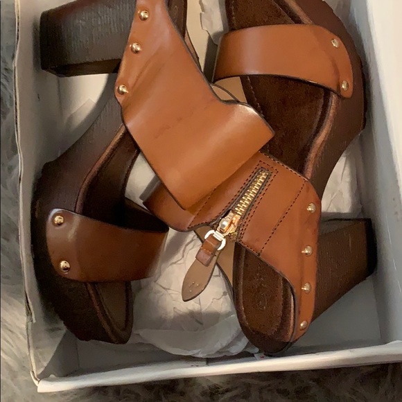 Clog Heel Sandals - Picture 6 of 6